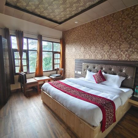 Mountain Zest-Simla Royale Near Mall Road-Free Pickup From Railway Station Simla Bagian luar foto