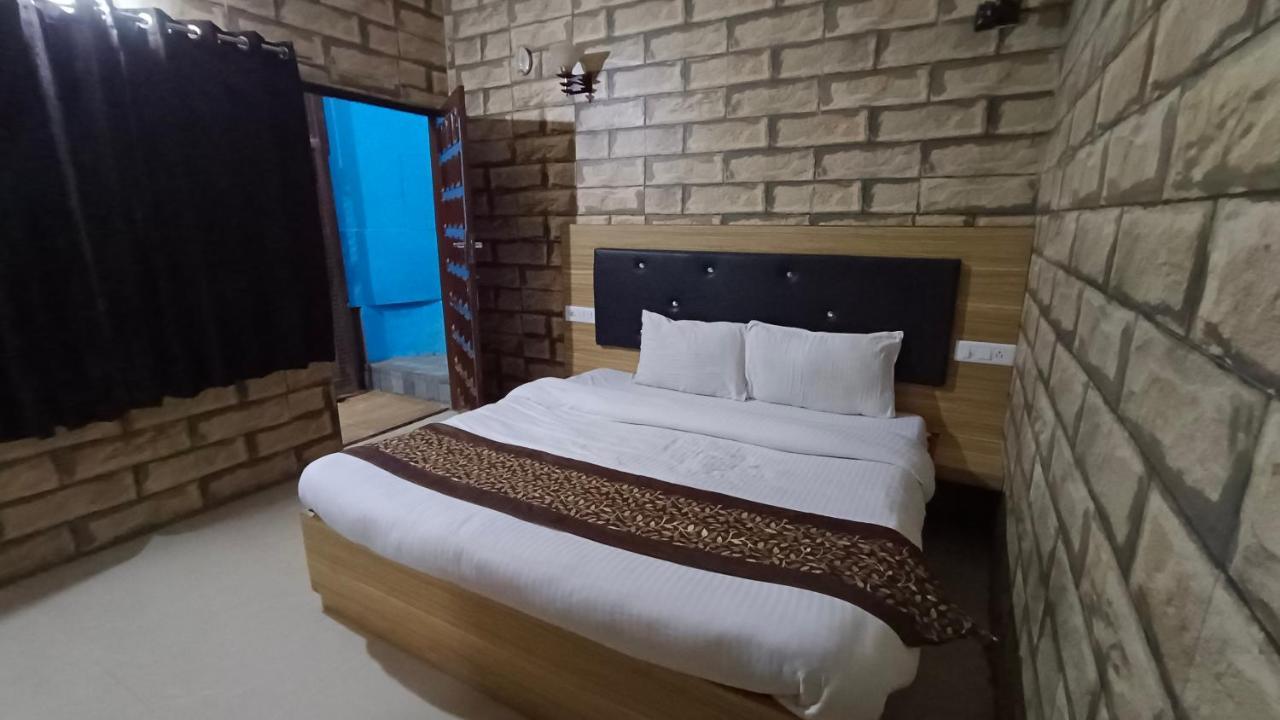 Mountain Zest-Simla Royale Near Mall Road-Free Pickup From Railway Station Simla Bagian luar foto