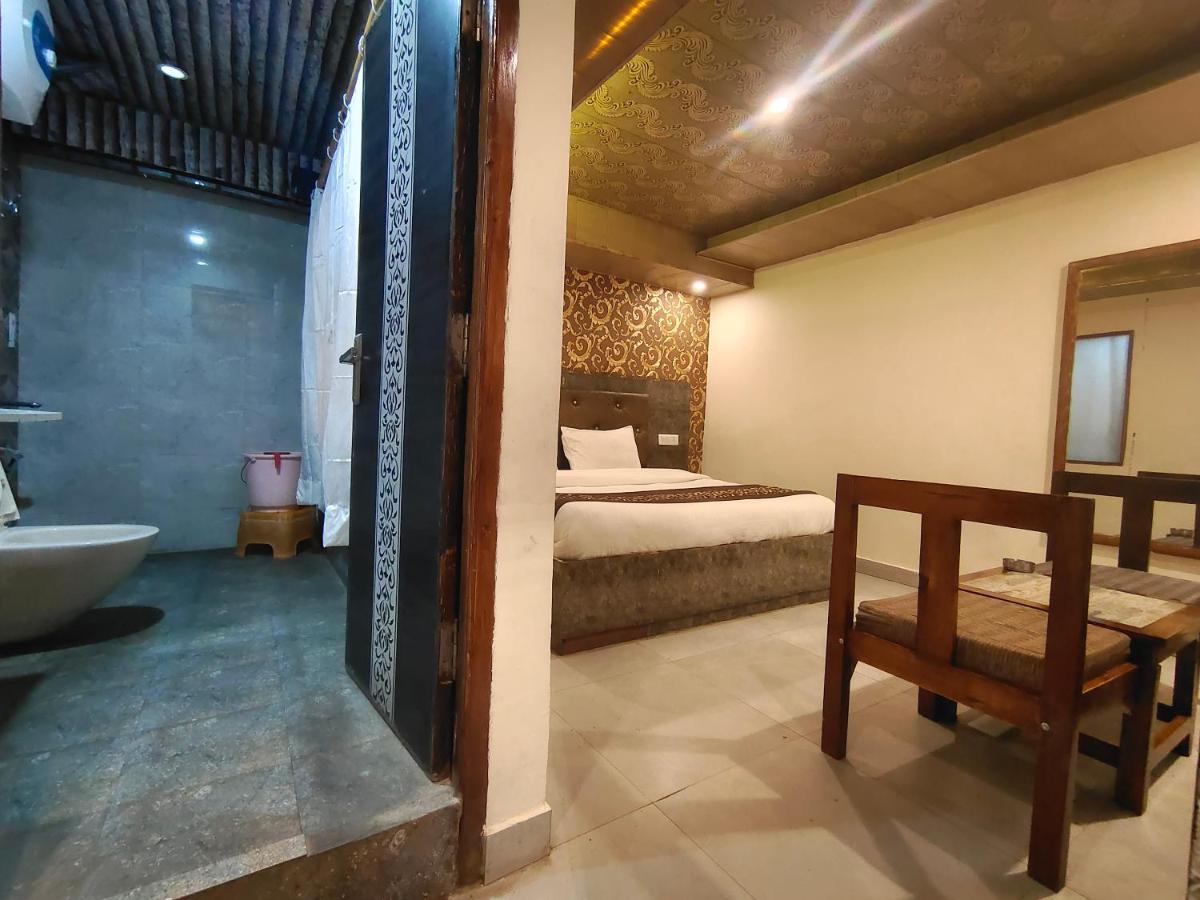 Mountain Zest-Simla Royale Near Mall Road-Free Pickup From Railway Station Simla Bagian luar foto